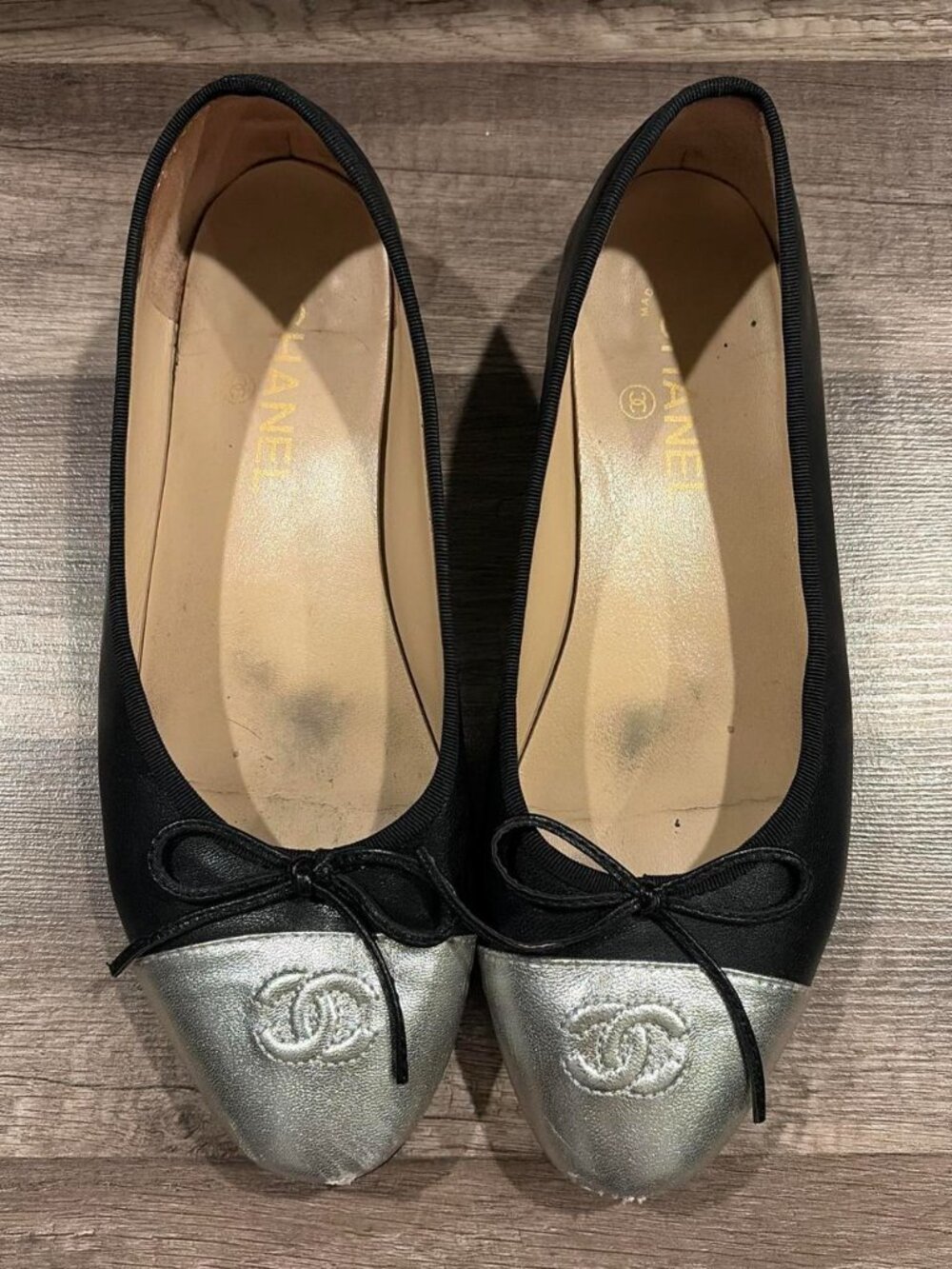 Chanel Black And Silver Leather CC Cap Toe Ballet Flats - Picture 2 of 8